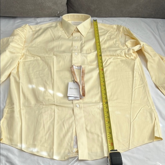 Roundtree & Yorke Yellow Dress Shirt Classic Style - Picture 3 of 9